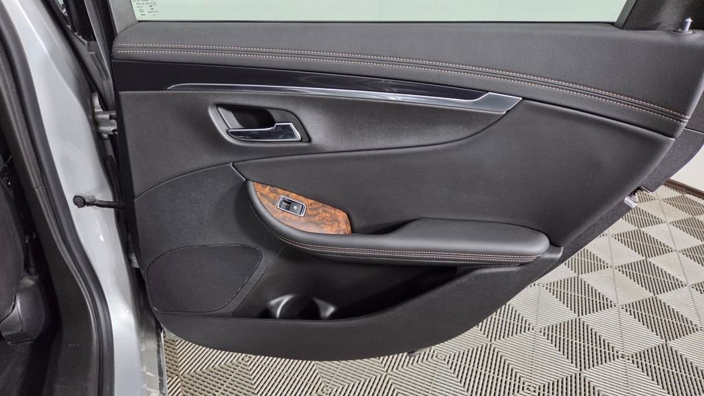 Used 2014 Chevrolet Impala LT w/ Premium Seating Package image 30