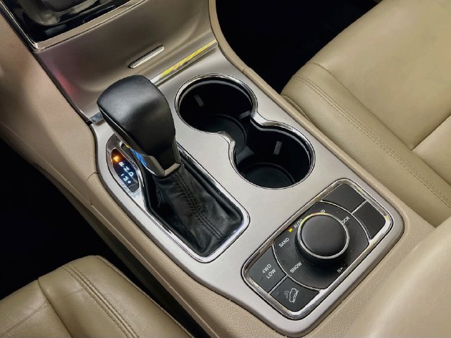 Used 2019 Jeep Grand Cherokee Limited AWD/4WD image 23