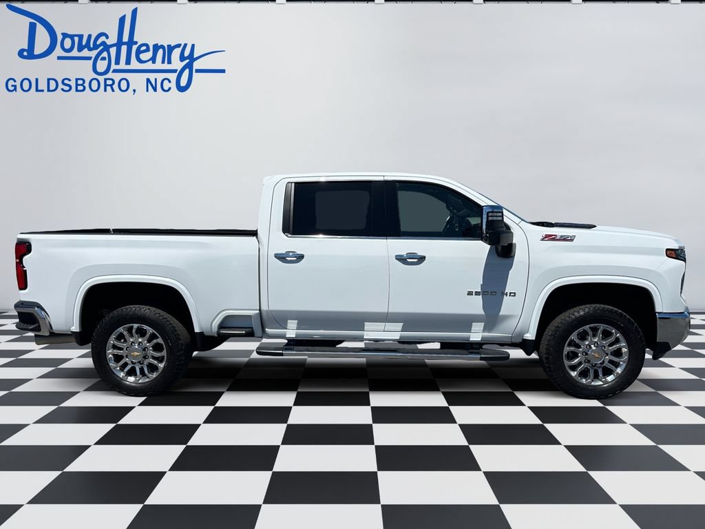 Used 2025 Chevrolet Silverado 2500 LTZ w/ LTZ Premium Package AWD/4WD image 6