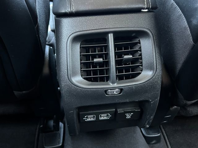 Used 2022 Jeep Cherokee Limited image 36