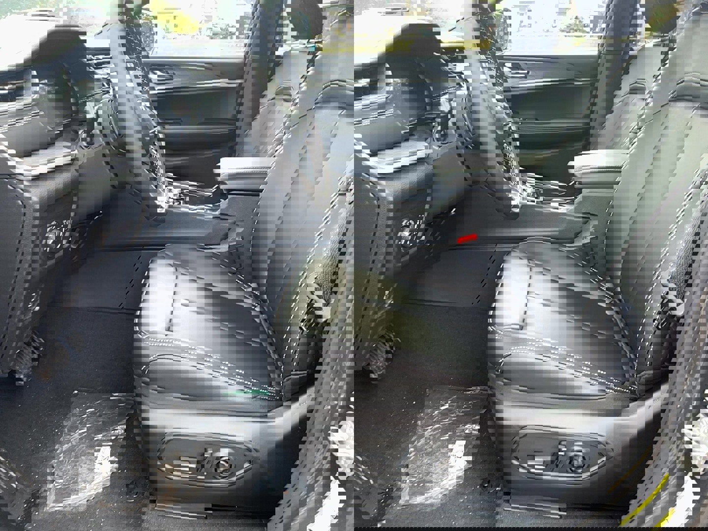 New 2025 Jeep Grand Cherokee Limited w/ Trailer Tow Package image 12
