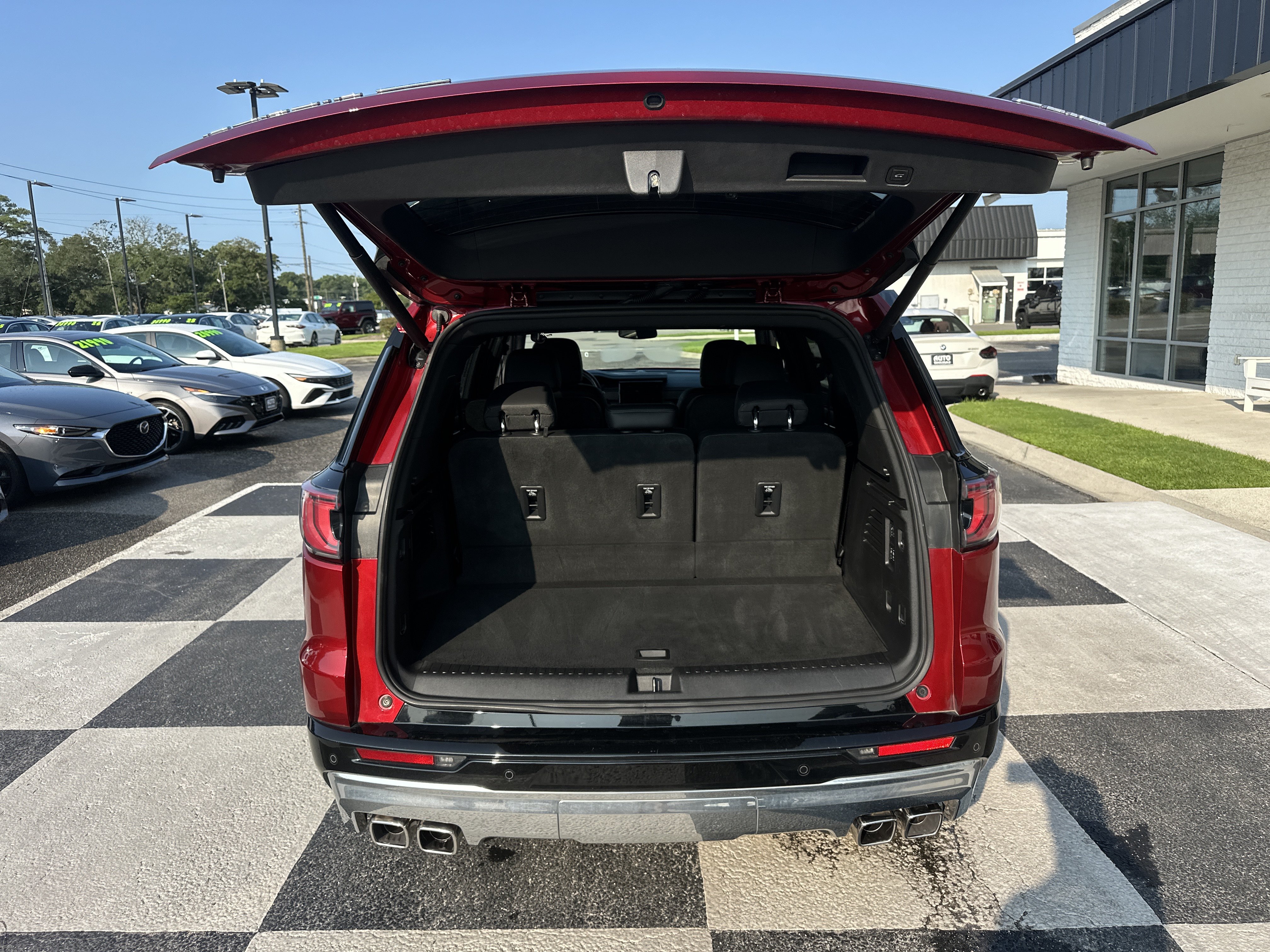 Used 2024 GMC Acadia Denali AWD/4WD image 5