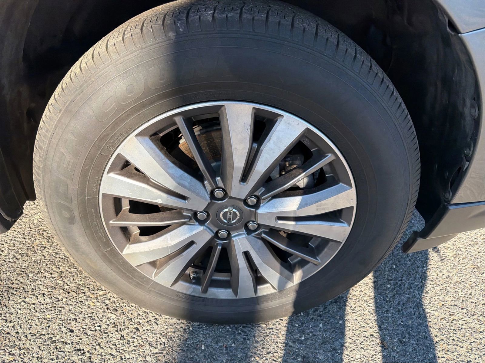 Used 2019 Nissan Pathfinder SV image 14