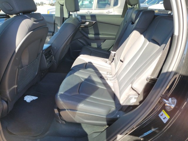 Used 2024 Audi Q7 3.0T Premium Plus AWD/4WD image 10