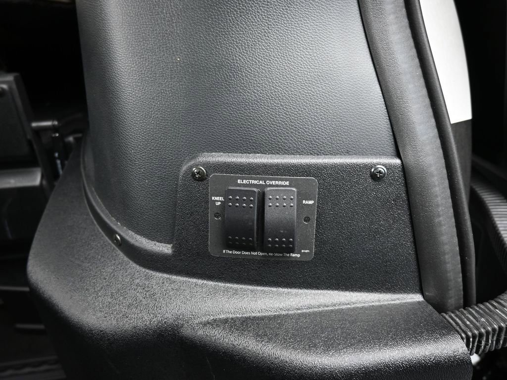Used 2024 Honda Odyssey EX-L image 42
