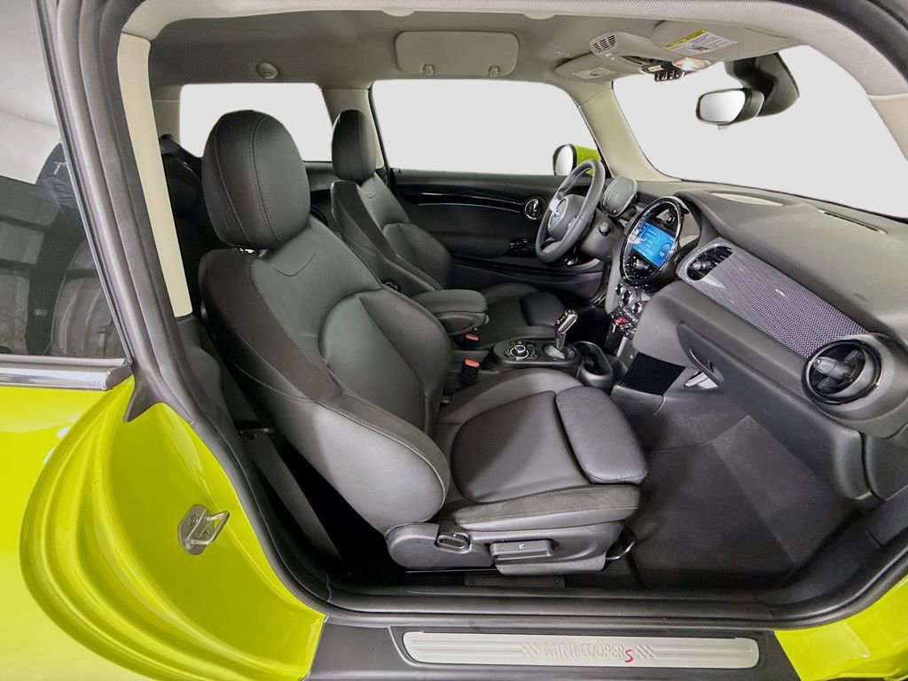 Certified 2024 MINI Cooper S w/ Signature Upholstery Package FWD image 21