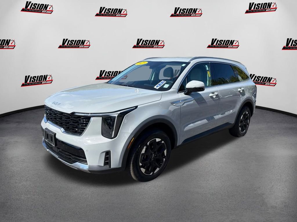 Certified 2025 Kia Sorento S image 1