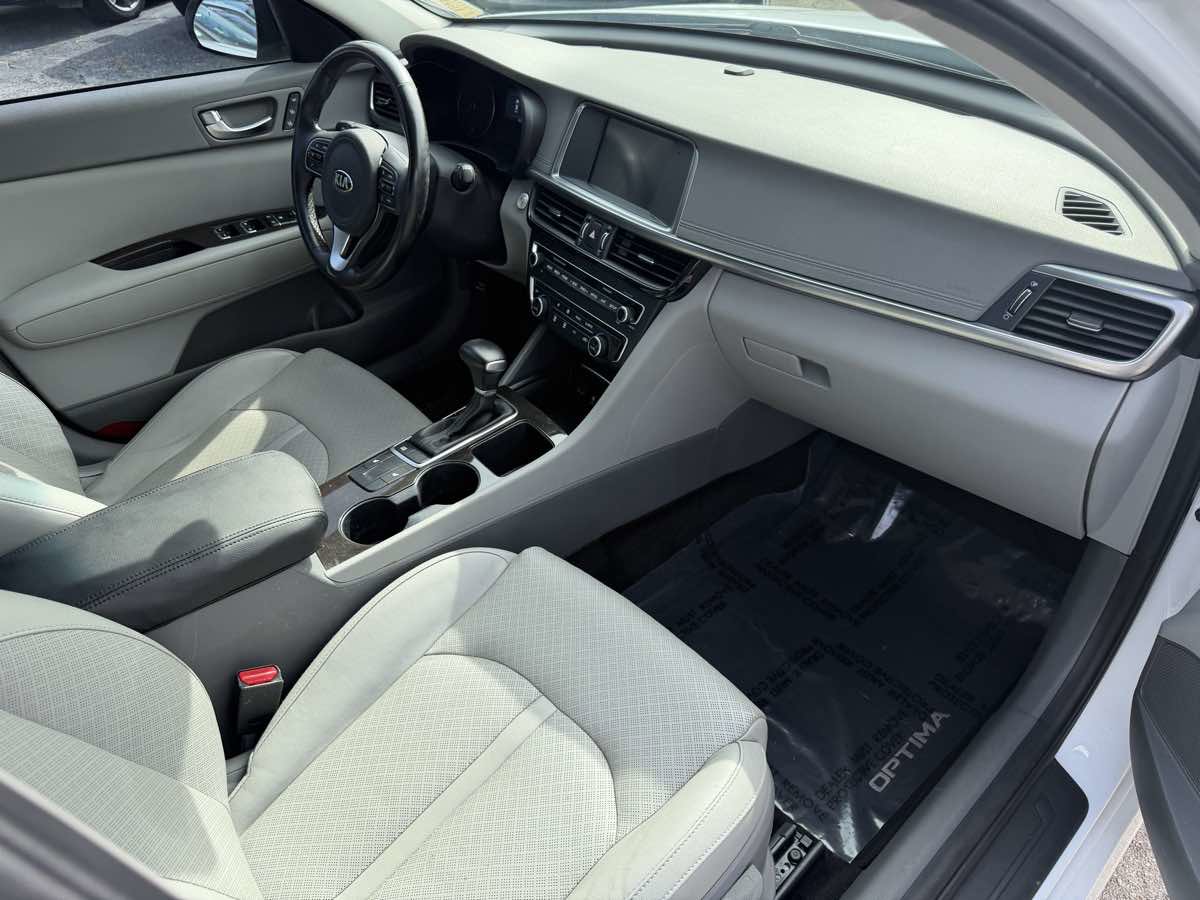 Used 2018 Kia Optima EX image 9