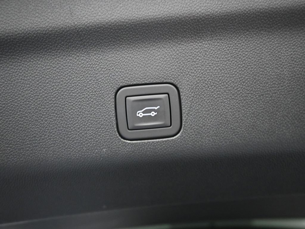 Used 2025 GMC Yukon AT4 Ultimate image 21