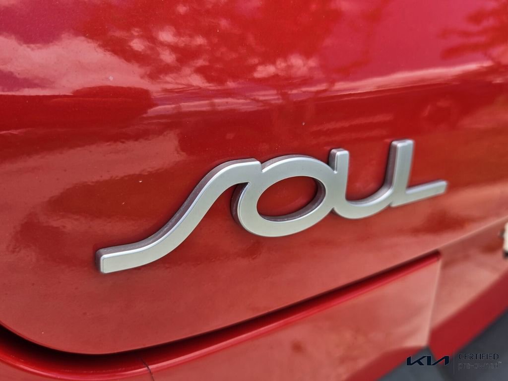 Certified 2022 Kia Soul S image 16