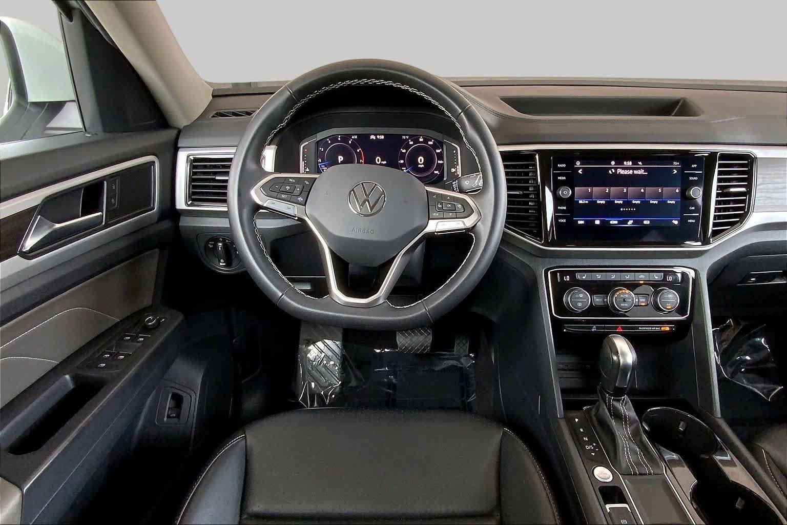 Used 2023 Volkswagen Atlas SE w/ Panoramic Sunroof Package FWD image 6