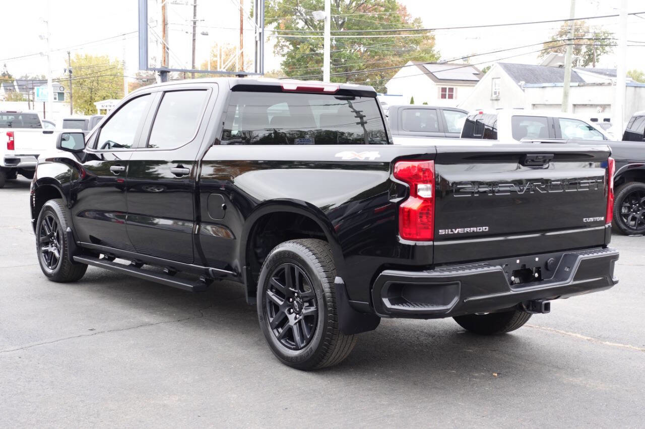 Used 2023 Chevrolet Silverado 1500 Custom image 2