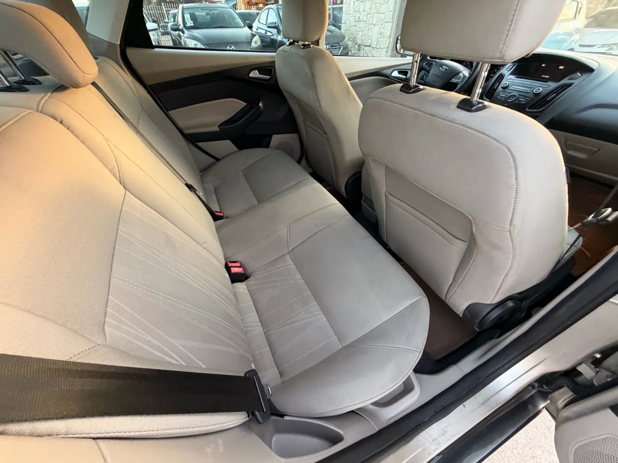 Used 2017 Ford Focus SE image 27