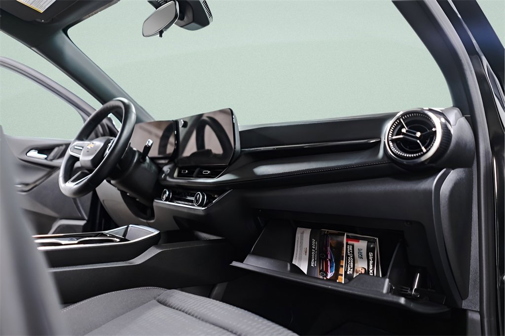 Used 2025 Chevrolet Equinox LT image 37