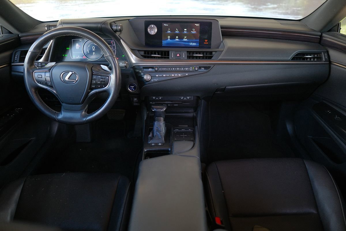 Used 2021 Lexus ES 300h w/ Premium Package FWD image 17
