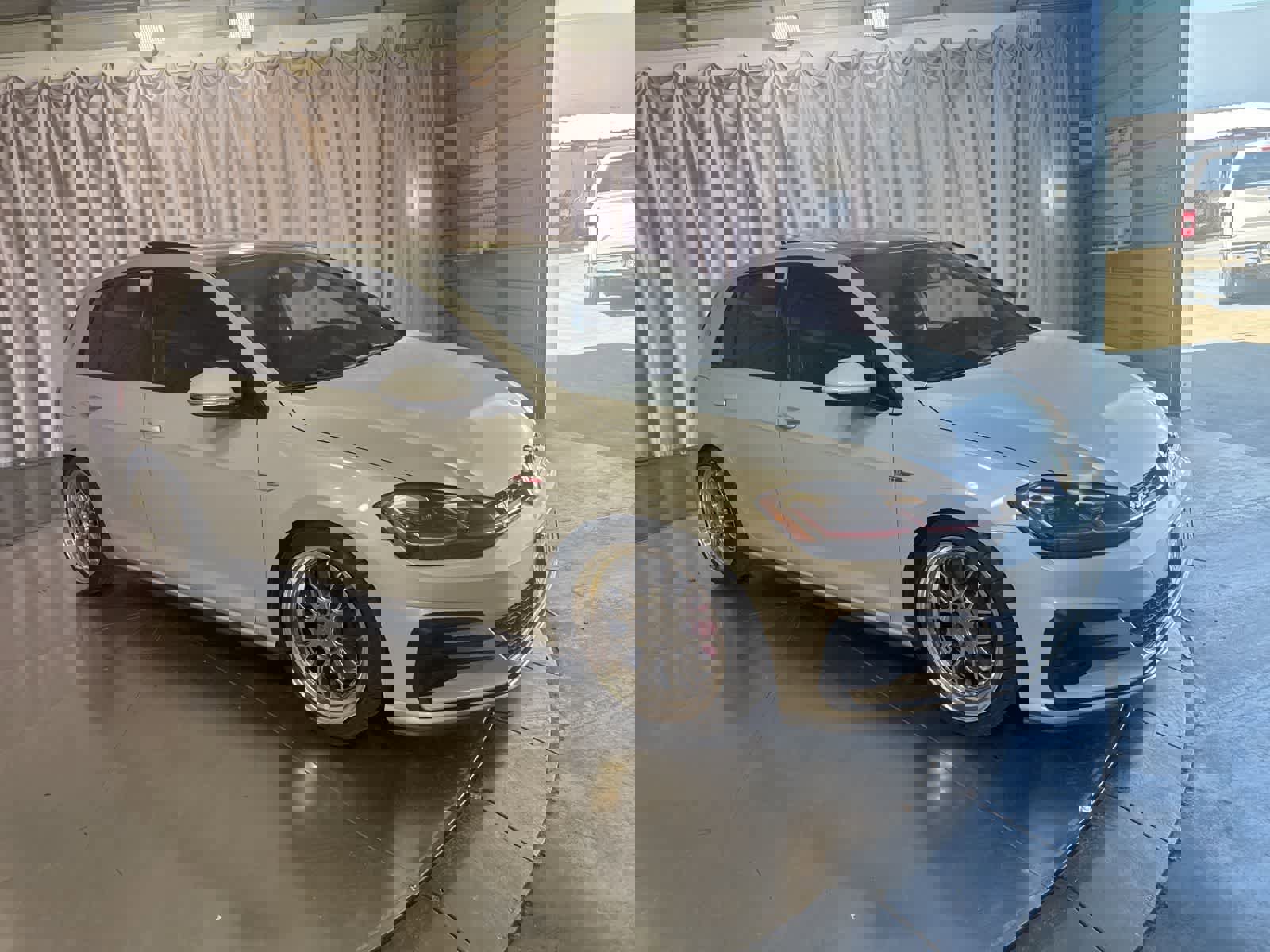 Used 2019 Volkswagen GTI S image 3