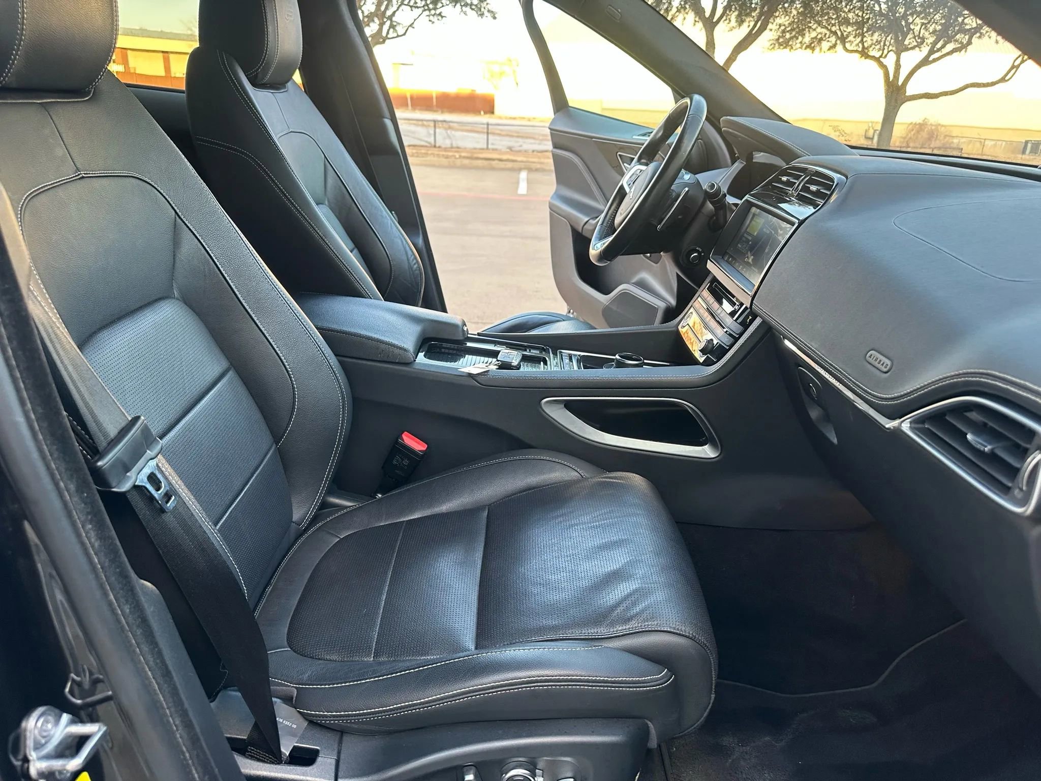 Used 2019 Jaguar F-PACE S AWD/4WD image 26