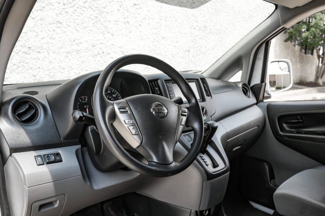 Used 2020 Nissan NV200 SV FWD image 2