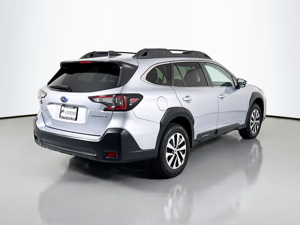 Used 2023 Subaru Outback Premium AWD/4WD image 5