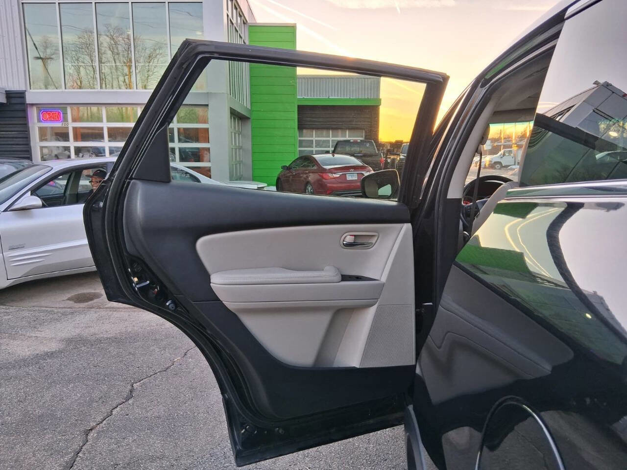 Used 2011 MAZDA CX-9 Touring w/ Moonroof & Bose Audio Pkg image 18