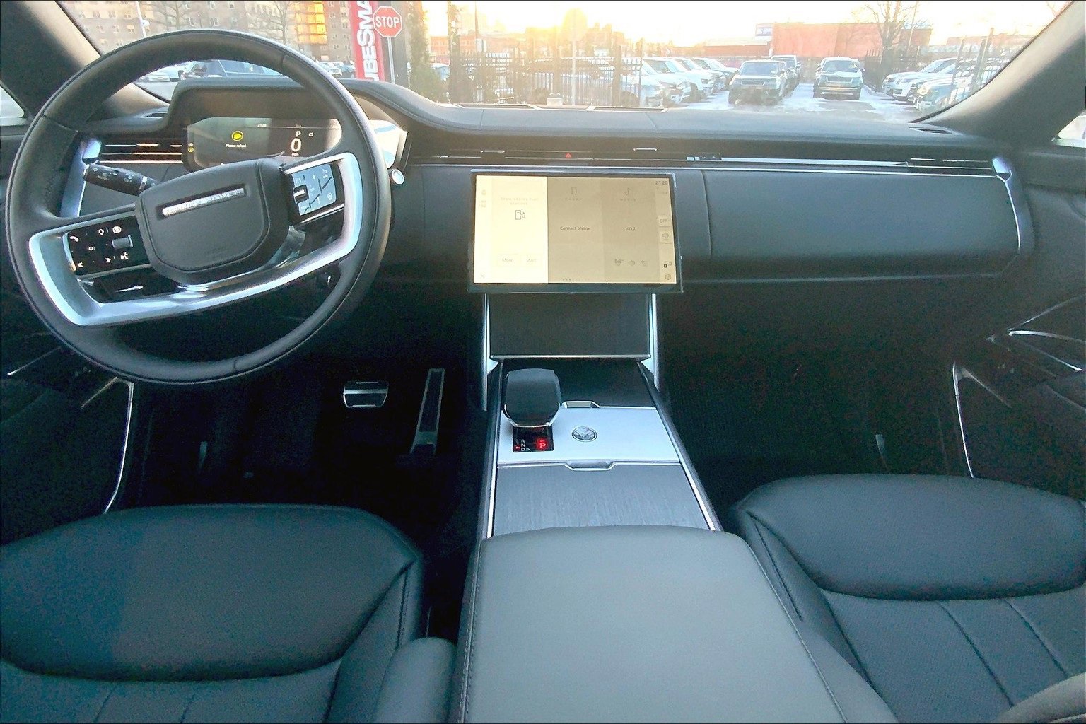 New 2025 Land Rover Range Rover SE image 5