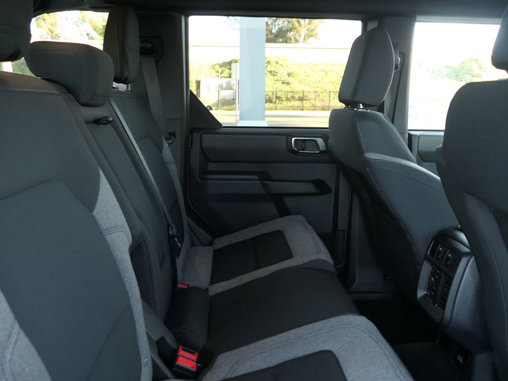 Used 2025 Ford Bronco Big Bend image 25
