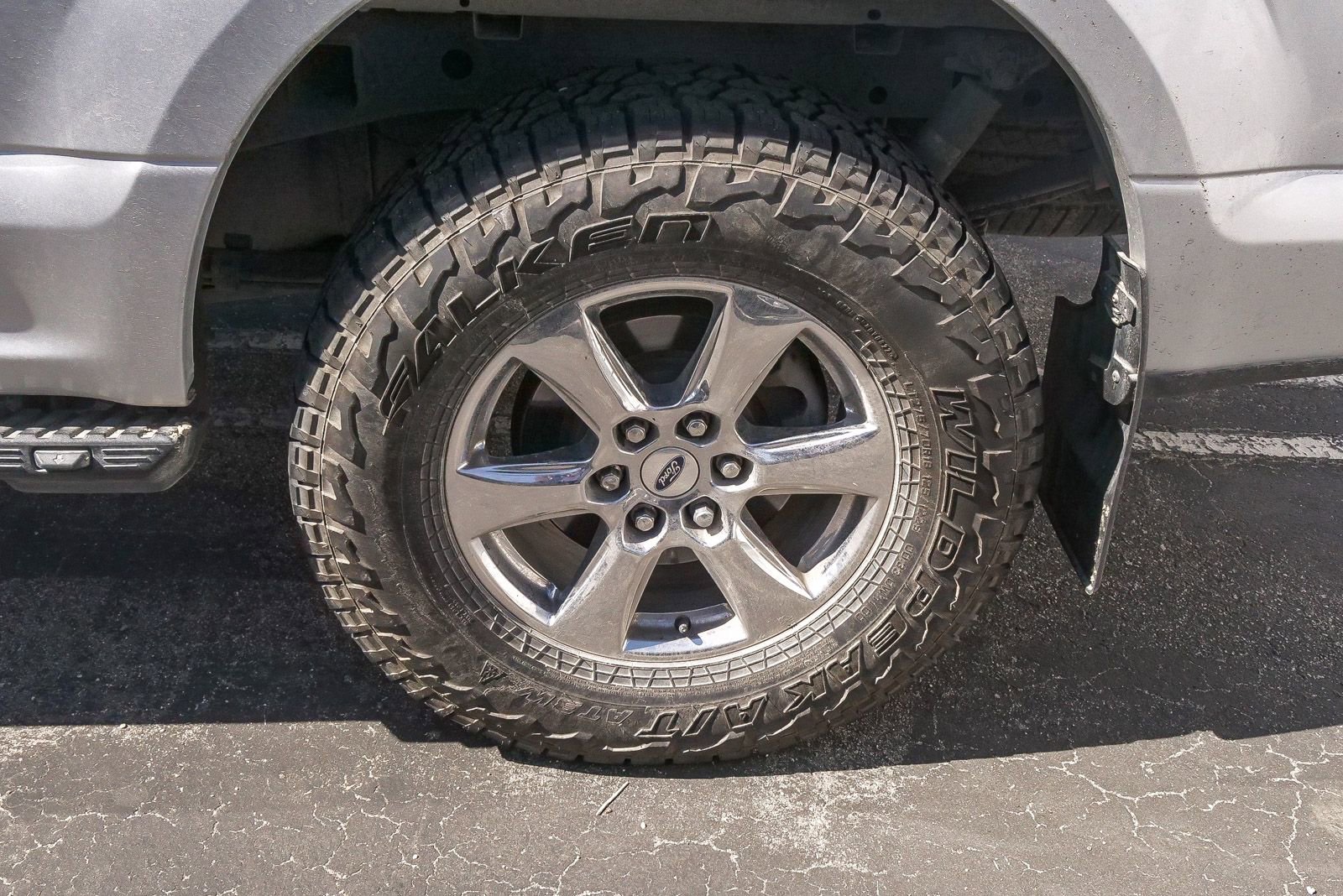 Used 2019 Ford F150 XLT w/ Equipment Group 302A Luxury AWD/4WD image 6
