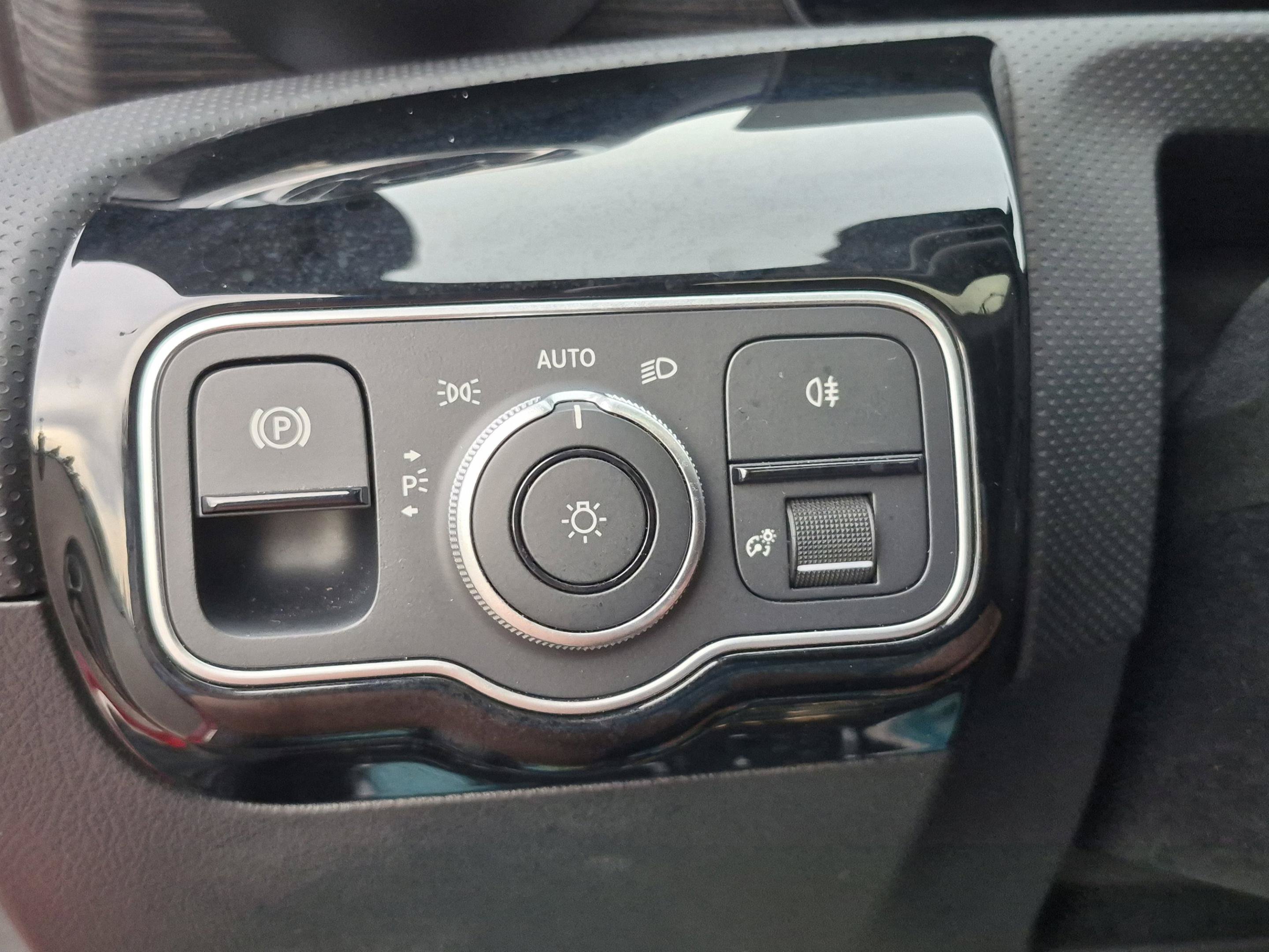 Used 2023 Mercedes-Benz CLA 250 4MATIC image 29
