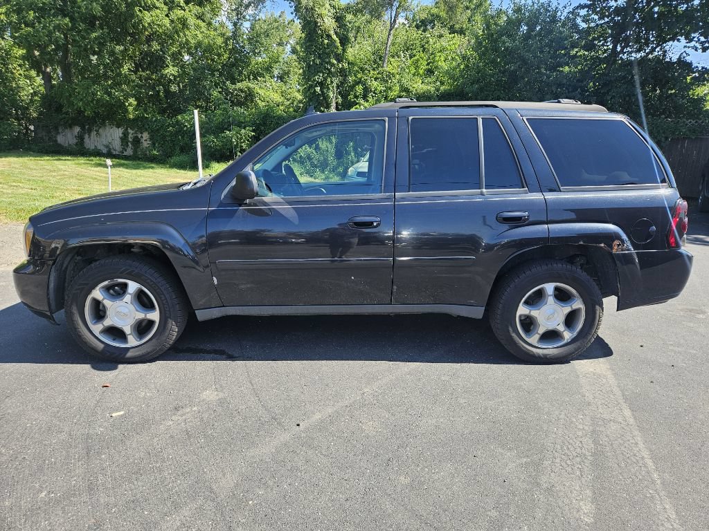 Used 2009 Chevrolet TrailBlazer LT w/ Sun And Sound Package AWD/4WD image 5