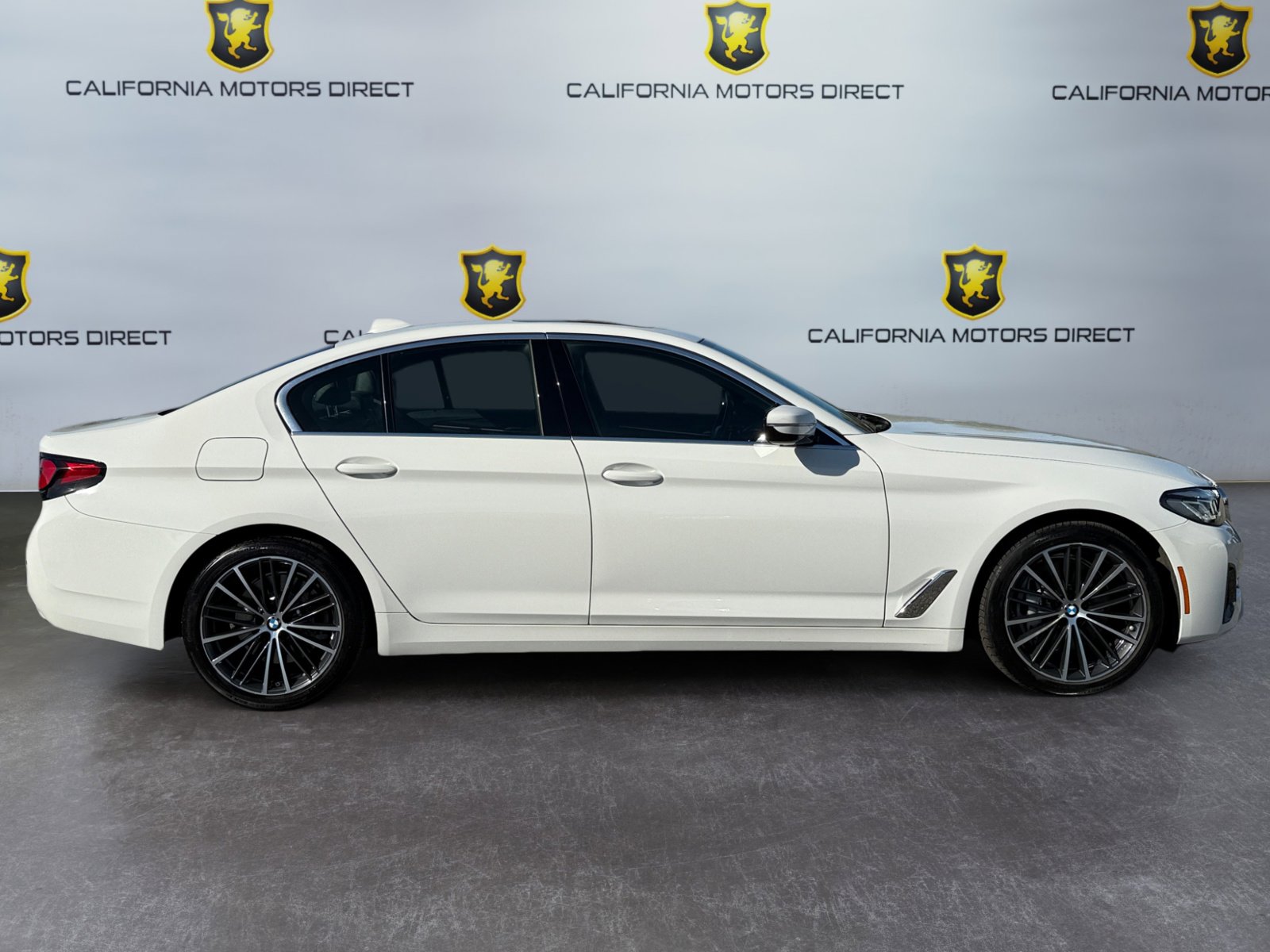 Used 2022 BMW 540i w/ Premium Package image 6