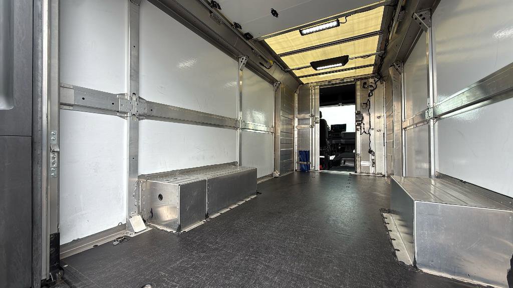 Used 2024 Chevrolet Brightdrop 600 w/ Commercial Equipment Package image 29