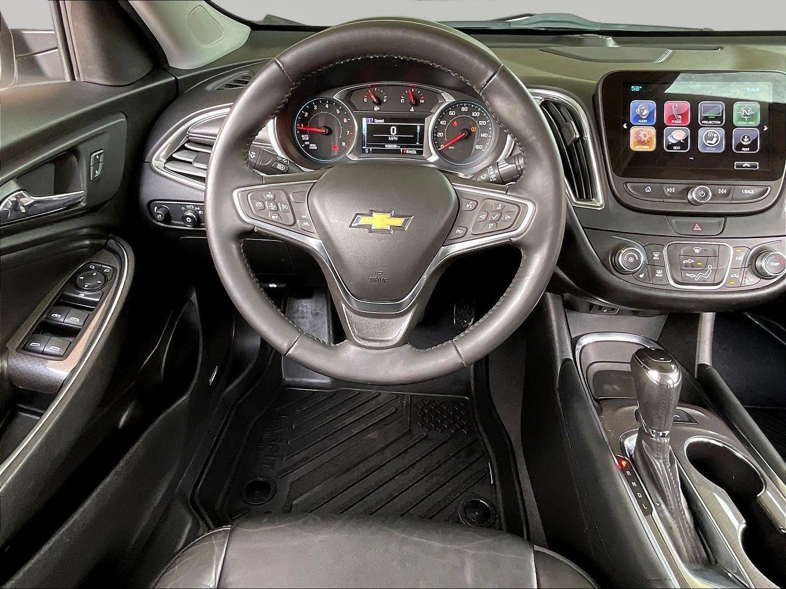 Used 2017 Chevrolet Malibu LT w/ Leather Package FWD image 8