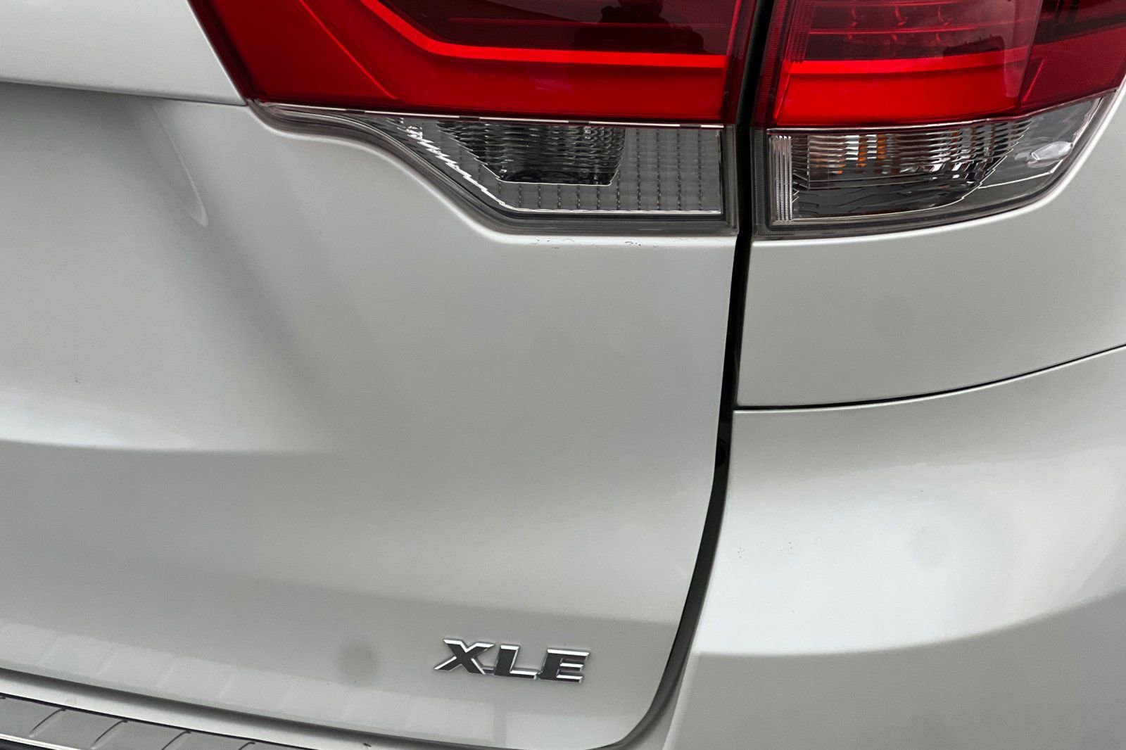 Used 2018 Toyota Highlander XLE FWD image 27