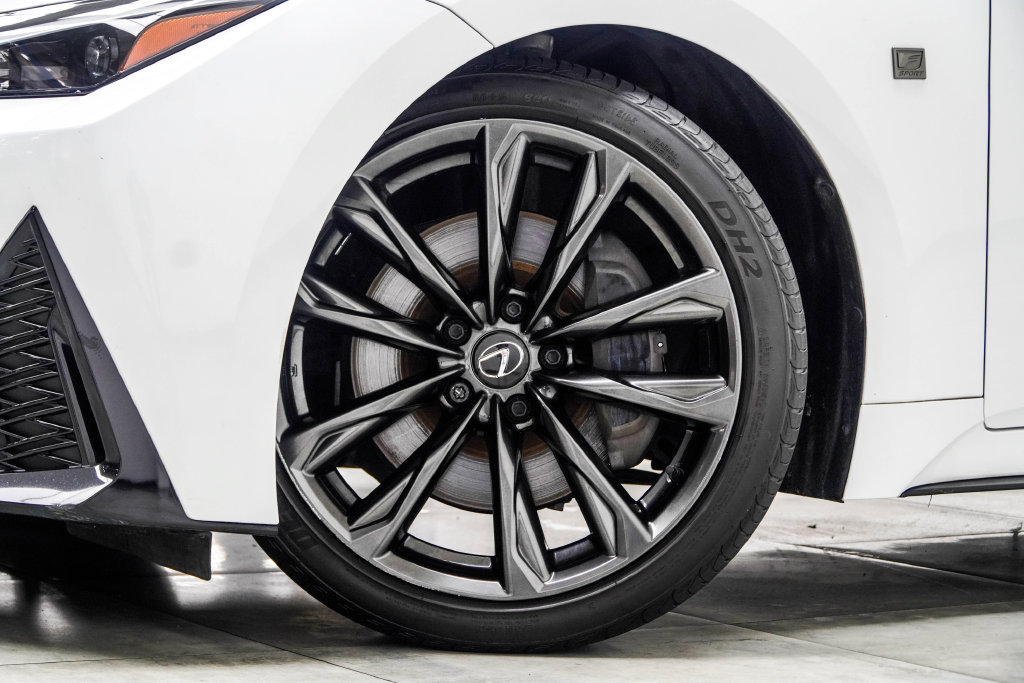 Used 2024 Lexus IS 350 F Sport RWD image 4