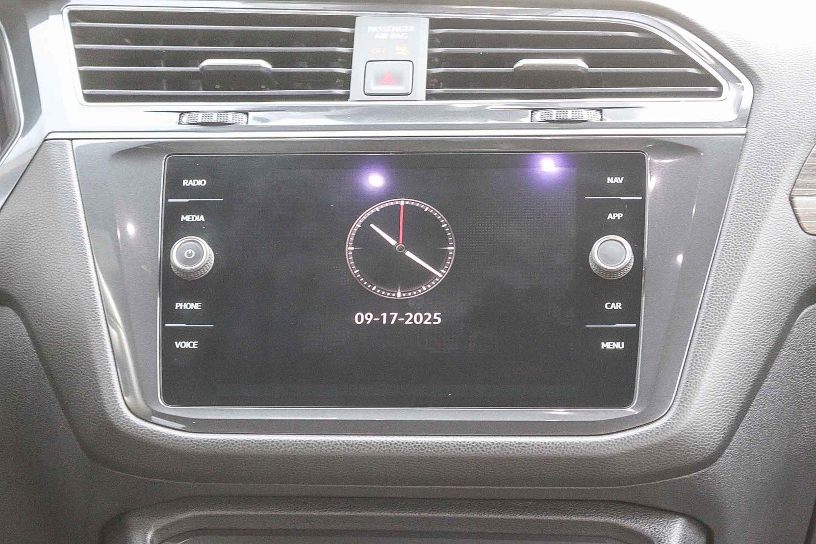 Used 2022 Volkswagen Tiguan SEL R-Line image 14