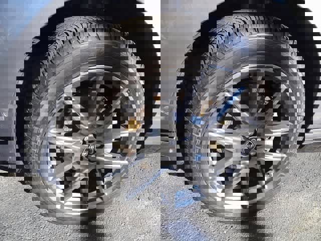 Used 2021 Land Rover Range Rover Velar R-Dynamic S image 16