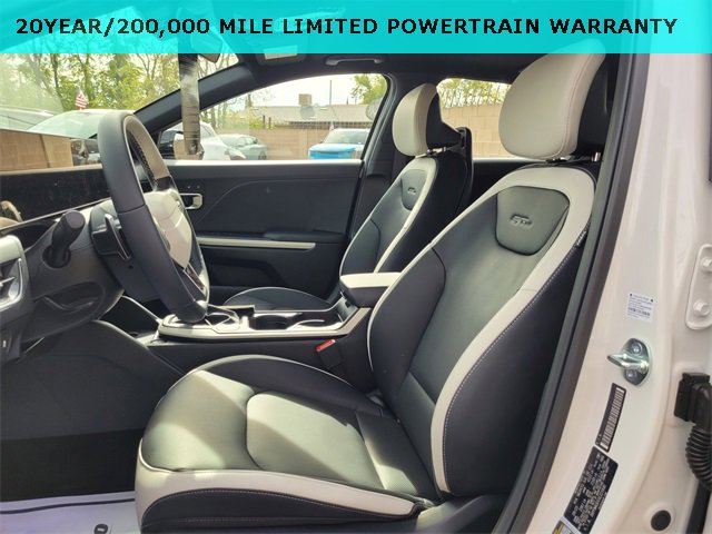 New 2025 Kia K4 GT-Line image 8