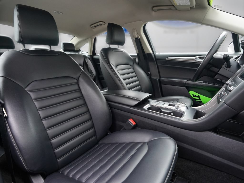 Used 2020 Ford Fusion SEL FWD image 25