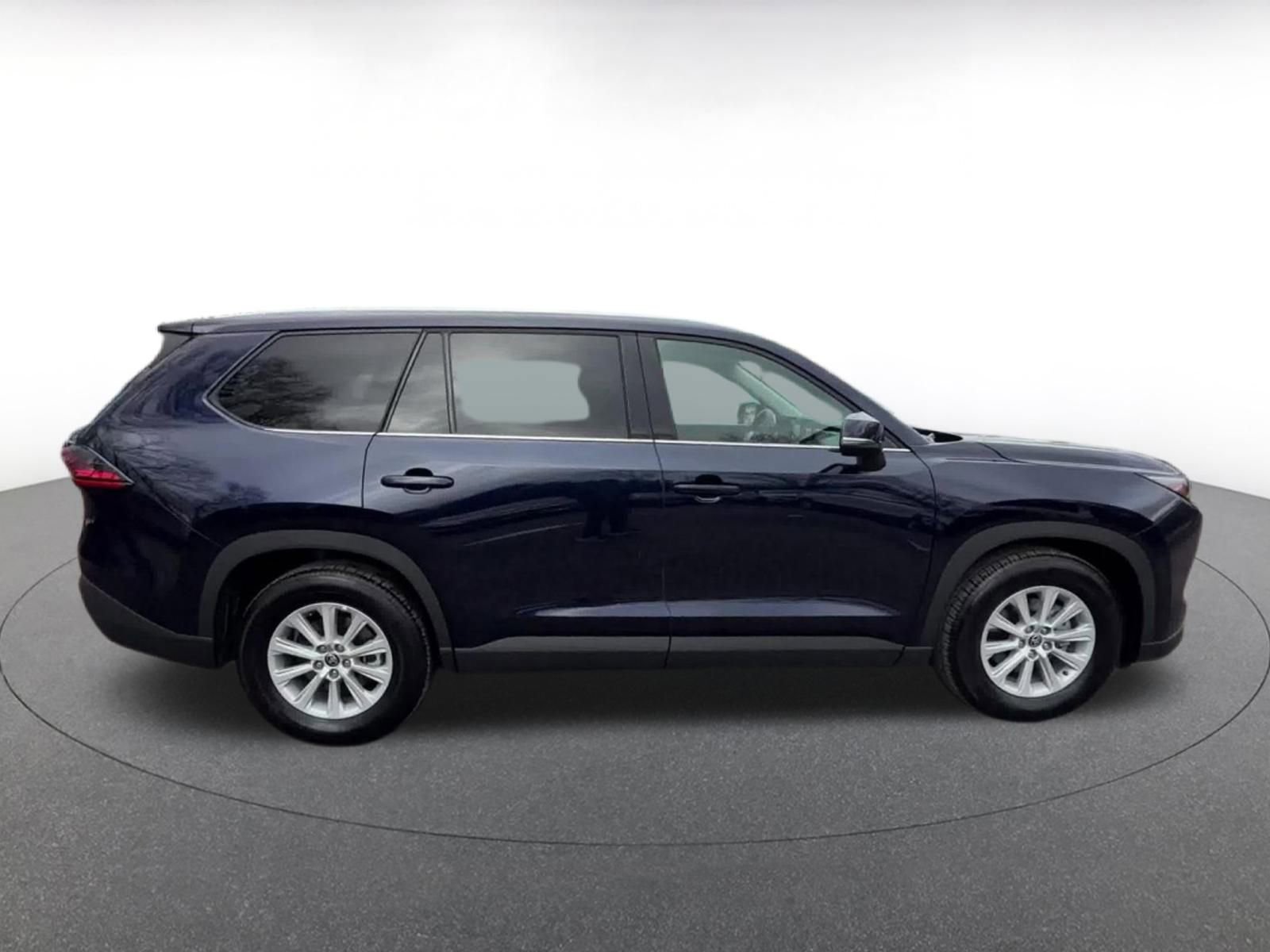 Used 2025 Toyota Grand Highlander FWD image 16