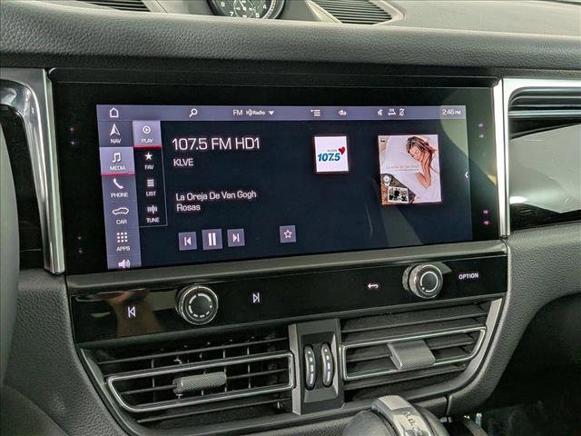 Certified 2023 Porsche Macan image 17