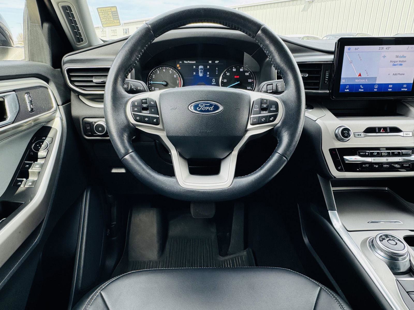 Used 2023 Ford Explorer XLT w/ Equipment Group 202A AWD/4WD image 17