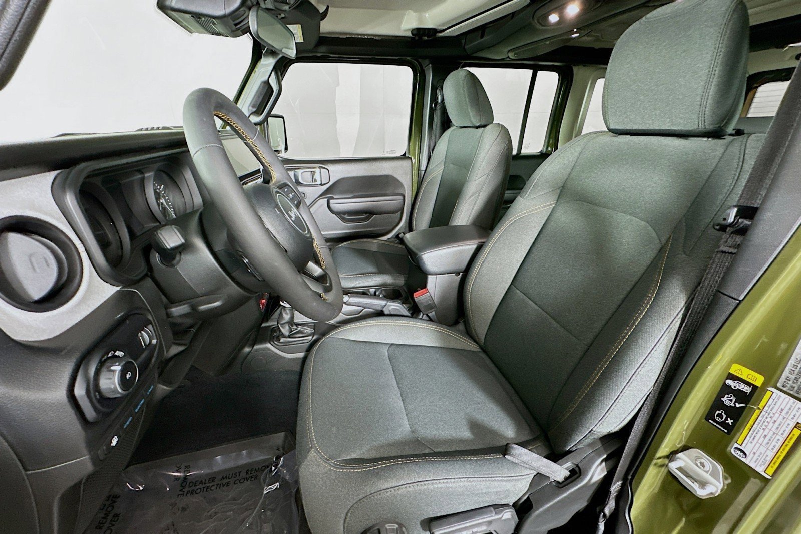 Used 2024 Jeep Wrangler Unlimited AWD/4WD image 18