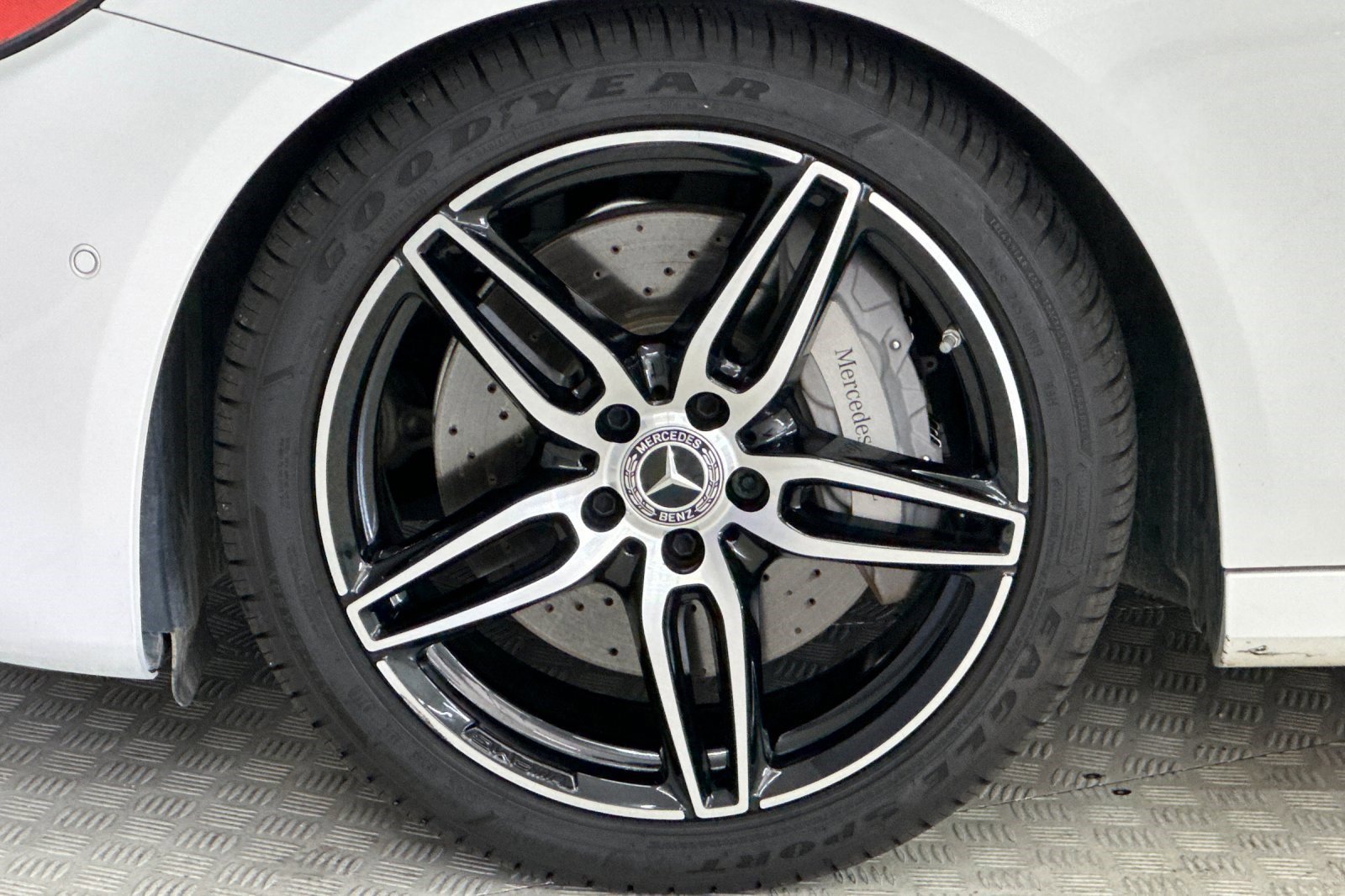 Used 2019 Mercedes-Benz E 300 image 11