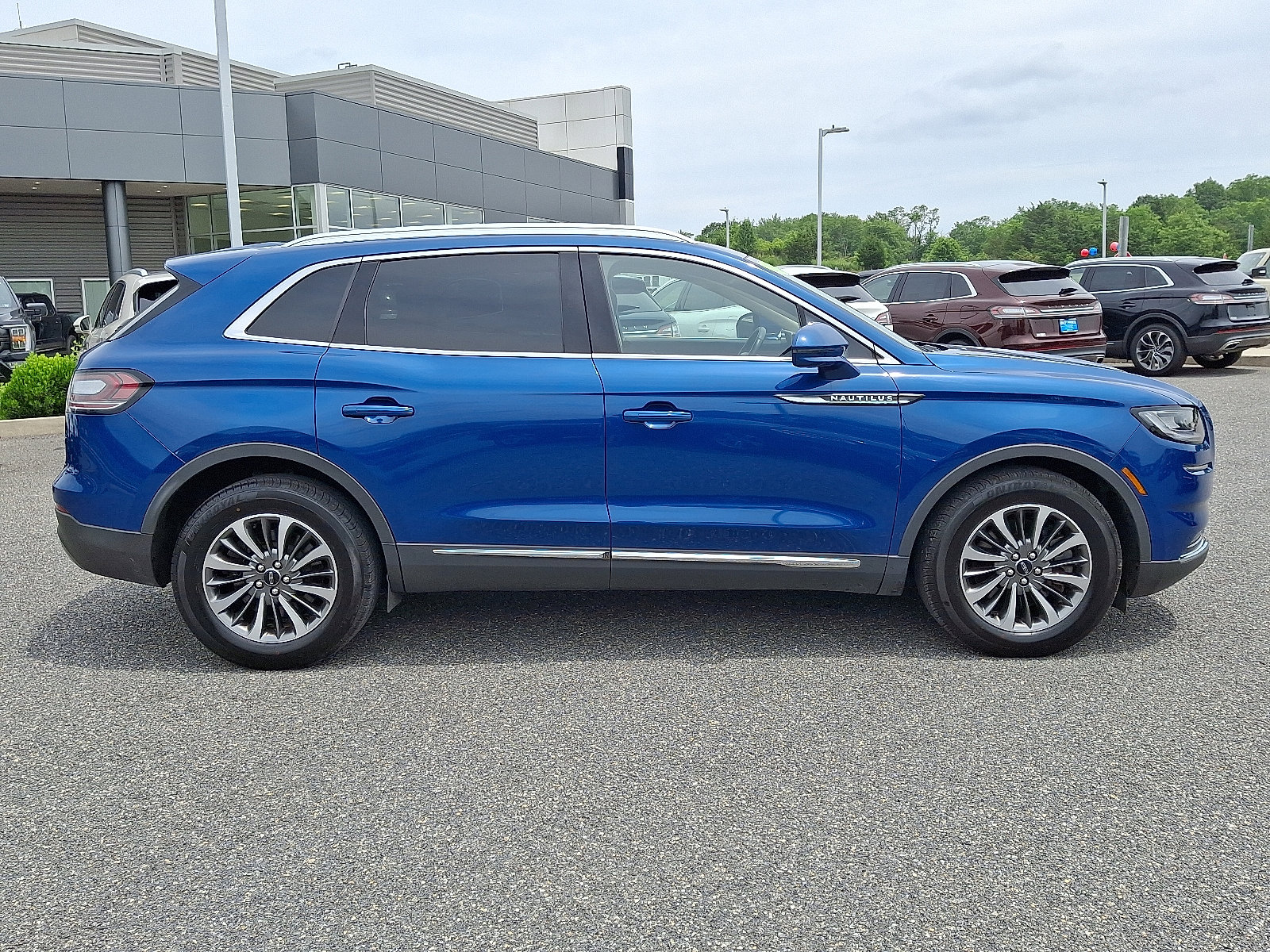 Used 2021 Lincoln Nautilus Reserve w/ Cargo Utility Package image 7