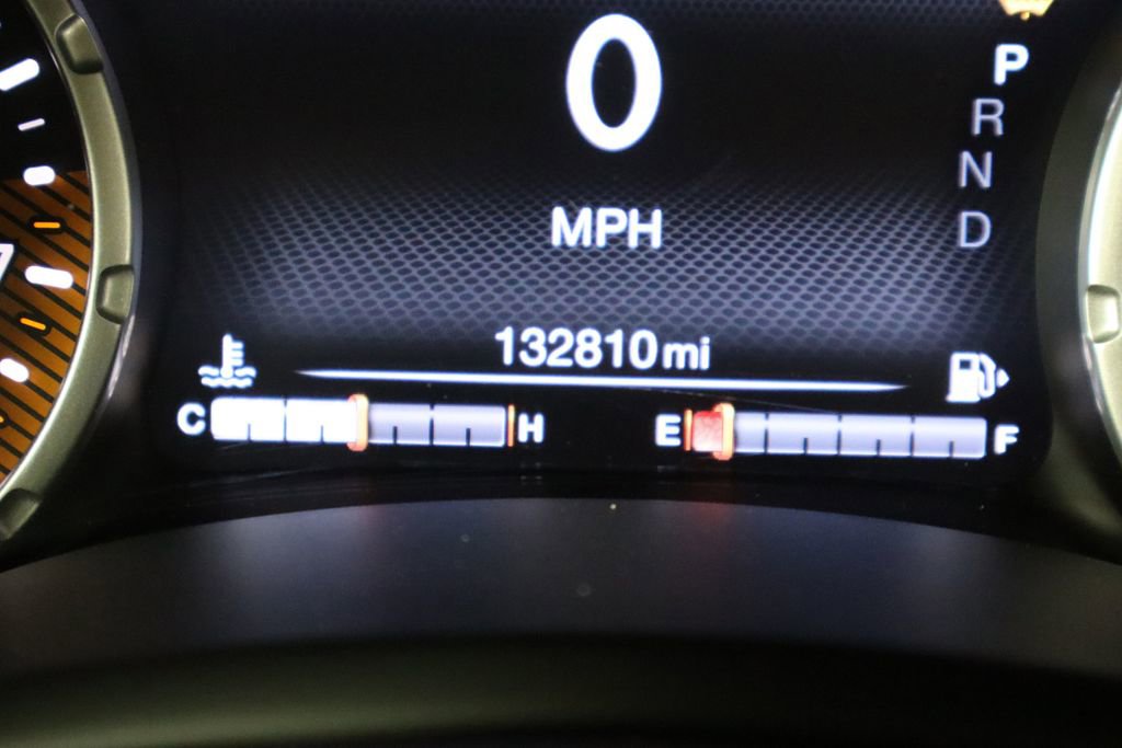 Used 2021 Jeep Renegade Latitude w/ Sun & Sound Group AWD/4WD image 38