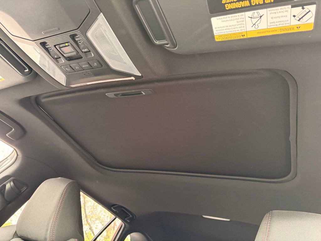 Used 2022 Toyota RAV4 SE w/ Weather & Moonroof Package image 27