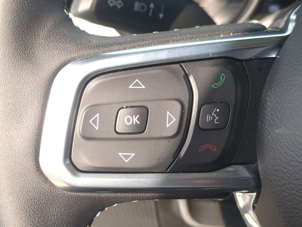 Used 2025 Jeep Wrangler Sahara 4xe image 29