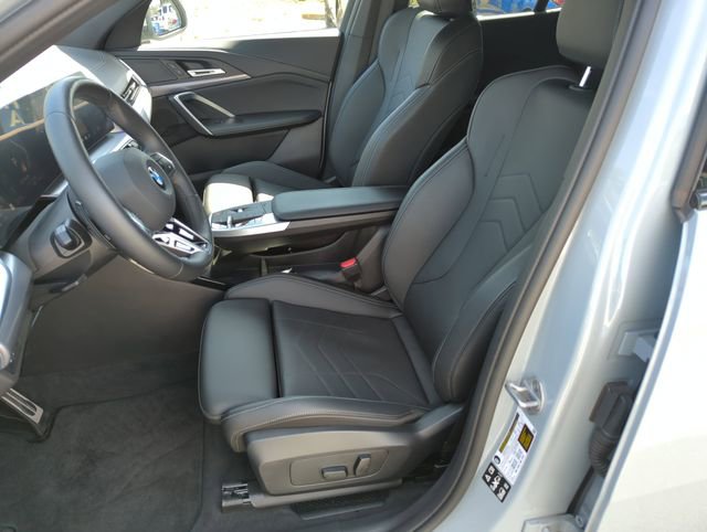 Used 2025 BMW X2 xDrive28i image 11