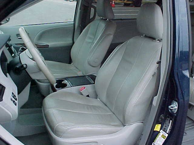 Used 2012 Toyota Sienna XLE FWD image 12