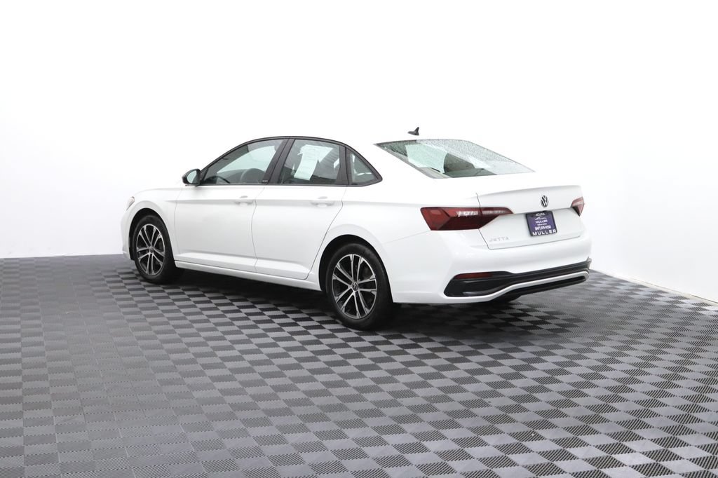Used 2024 Volkswagen Jetta Sport FWD image 7